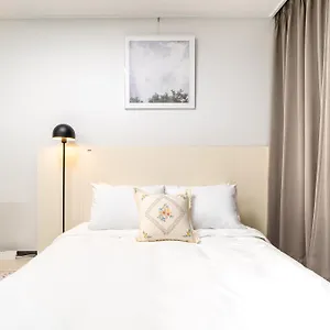 Апартаменты Urbanstay Cityhall, Пусан